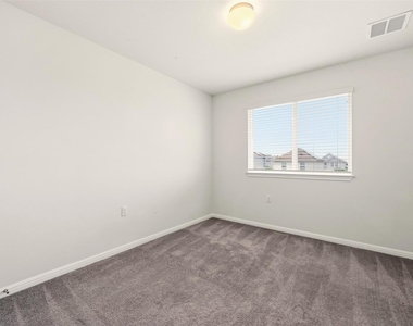 9605 Grapevine Leaf Dr - Photo Thumbnail 10