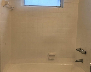 1554 W 22nd Street - Photo Thumbnail 2