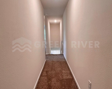 294 Aralia Lane - Photo Thumbnail 18