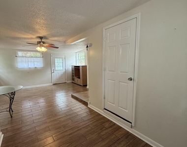 909 La Marche Drive - Photo Thumbnail 2