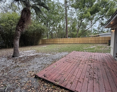 909 La Marche Drive - Photo Thumbnail 16