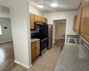 909 La Marche Drive - Photo Thumbnail 7