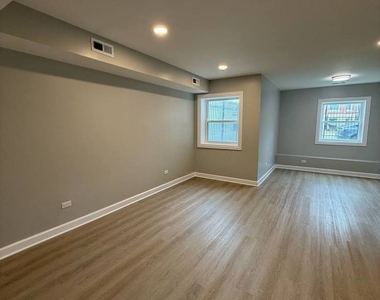 3247 W Thomas Street - Photo Thumbnail 3