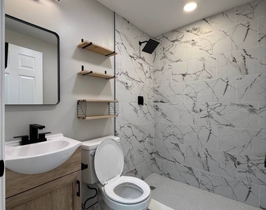 3247 W Thomas Street - Photo Thumbnail 5