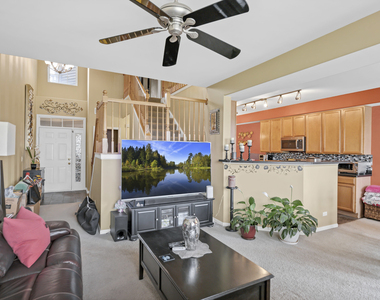 1263 Tamarack Drive - Photo Thumbnail 6