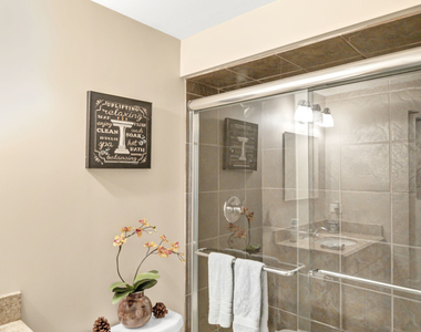 1263 Tamarack Drive - Photo Thumbnail 31