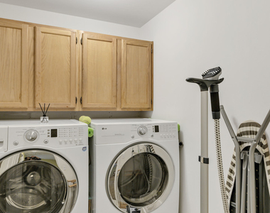 1263 Tamarack Drive - Photo Thumbnail 16
