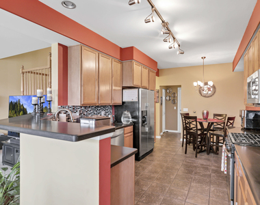 1263 Tamarack Drive - Photo Thumbnail 10