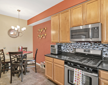 1263 Tamarack Drive - Photo Thumbnail 12