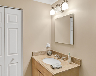 1263 Tamarack Drive - Photo Thumbnail 32