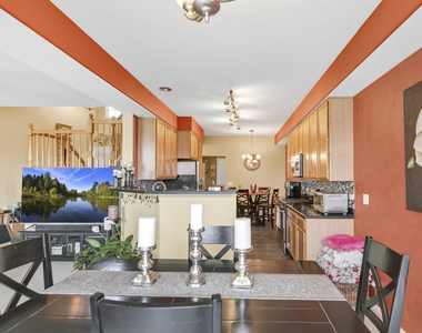 1263 Tamarack Drive - Photo Thumbnail 11