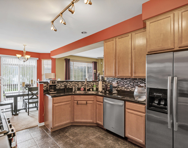 1263 Tamarack Drive - Photo Thumbnail 9