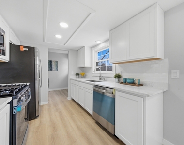 593 Bristol Lane - Photo Thumbnail 12