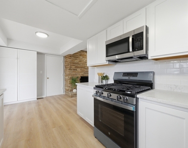 593 Bristol Lane - Photo Thumbnail 15