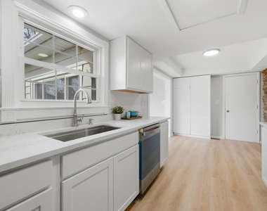 593 Bristol Lane - Photo Thumbnail 14
