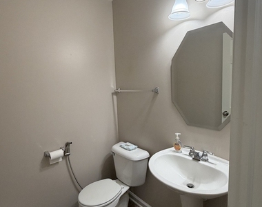 10097 Cummings Street - Photo Thumbnail 7