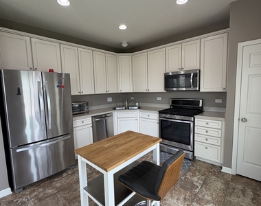 10097 Cummings Street - Photo Thumbnail 5