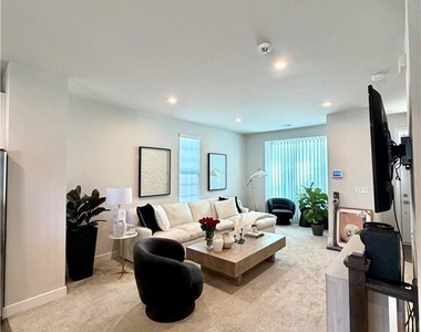 2000 Fortuna Street - Photo Thumbnail 7