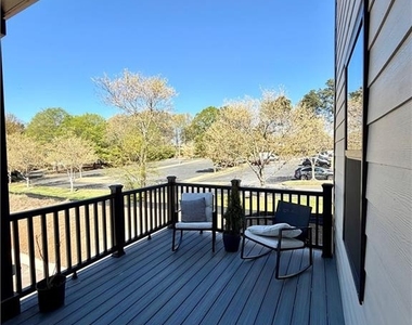 2000 Fortuna Street - Photo Thumbnail 8