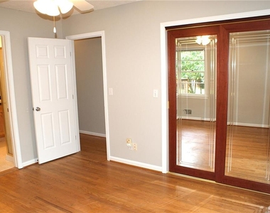 6725 Ridge Moore Drive - Photo Thumbnail 11