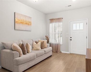 2538 Polaris Way Sw - Photo Thumbnail 4