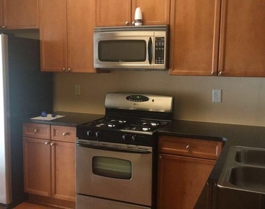 1664 Oakbrook Lake Drive - Photo Thumbnail 2