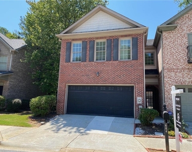 1664 Oakbrook Lake Drive - Photo Thumbnail 2