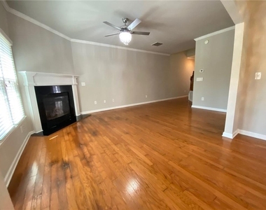 1664 Oakbrook Lake Drive - Photo Thumbnail 41