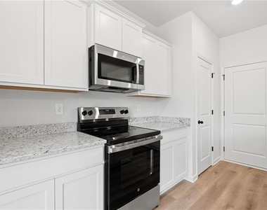 299 Summit View Lane - Photo Thumbnail 8