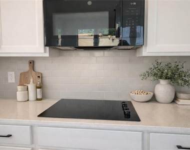 1532 Liberty Park Drive - Photo Thumbnail 2