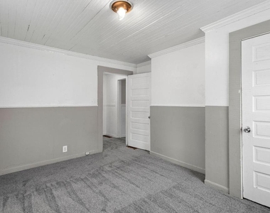 1742 Ware Avenue - Photo Thumbnail 11