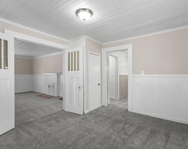 1742 Ware Avenue - Photo Thumbnail 4