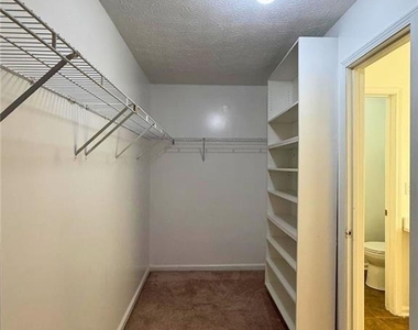 2029 Manor Oak Lane - Photo Thumbnail 23
