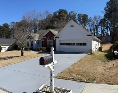 2029 Manor Oak Lane - Photo Thumbnail 3