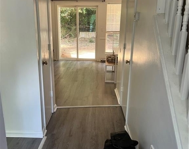 3583 Kennesaw Station Drive Nw - Photo Thumbnail 1