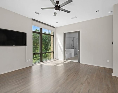 721 Longleaf Drive Ne - Photo Thumbnail 19