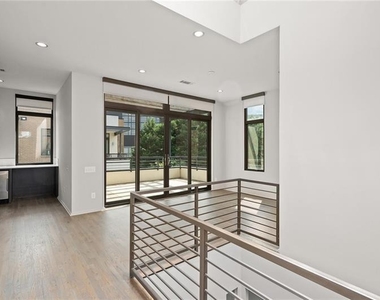 721 Longleaf Drive Ne - Photo Thumbnail 24