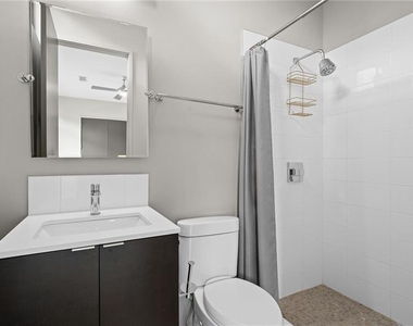 721 Longleaf Drive Ne - Photo Thumbnail 16
