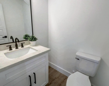 1211 Dewalt Street - Photo Thumbnail 20