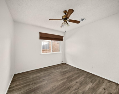 3219 The Highlands Drive - Photo Thumbnail 12