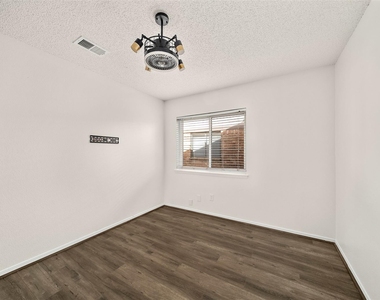 3219 The Highlands Drive - Photo Thumbnail 14