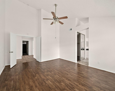 3219 The Highlands Drive - Photo Thumbnail 10