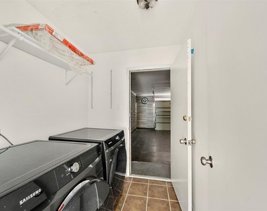 3219 The Highlands Drive - Photo Thumbnail 17