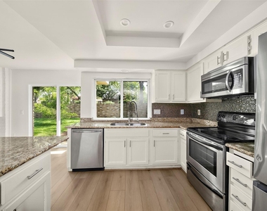 3219 The Highlands Drive - Photo Thumbnail 6