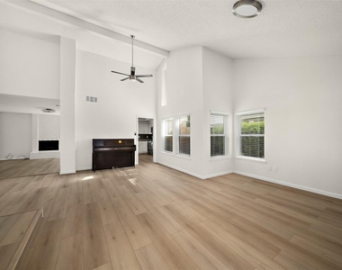 3219 The Highlands Drive - Photo Thumbnail 7