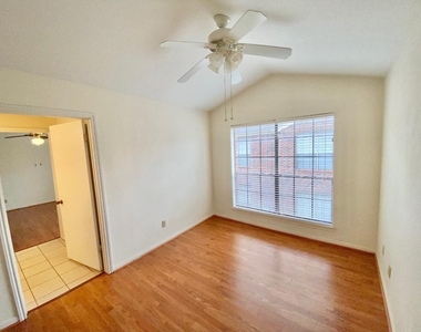 2121 El Paseo Street - Photo Thumbnail 16