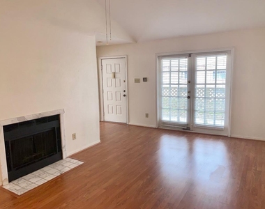 2121 El Paseo Street - Photo Thumbnail 3
