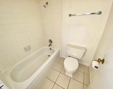 2121 El Paseo Street - Photo Thumbnail 14