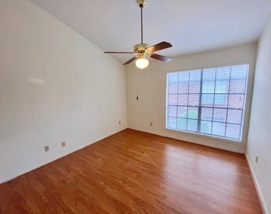 2121 El Paseo Street - Photo Thumbnail 10