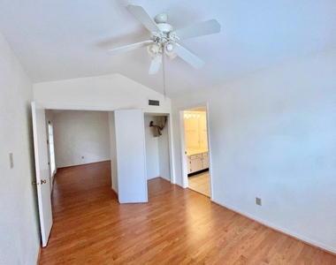 2121 El Paseo Street - Photo Thumbnail 17